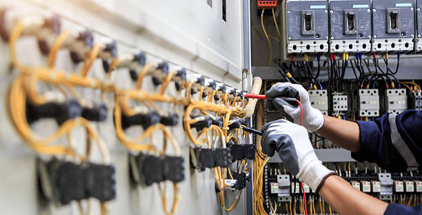 Professional Electrician technician working in Tri-Lakes, IN